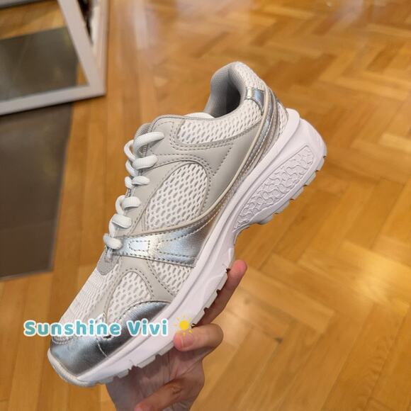 NEW Coach woman's Sport Sneaker Light Grey CAS53 US 8 - Picture 3 of 6